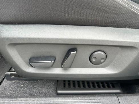 Used 2022 Nissan Rogue SV FWD image 16