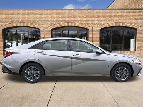 New 2026 Hyundai Elantra Blue image 26