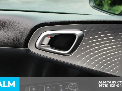 Used 2025 Kia Soul LX w/ LX Technology Package FWD image 36