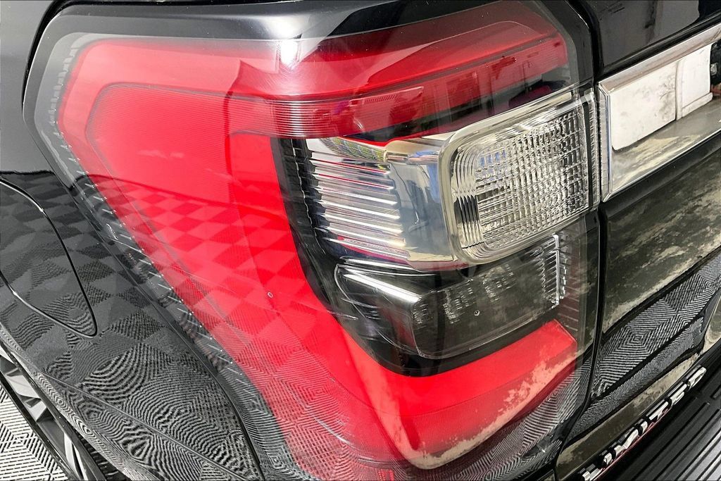 Used 2021 Ford Expedition Limited AWD/4WD image 30