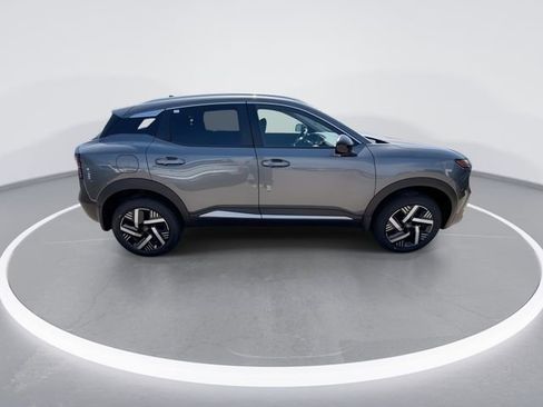 New 2026 Nissan Kicks SV w/ SV Premium Package FWD image 9