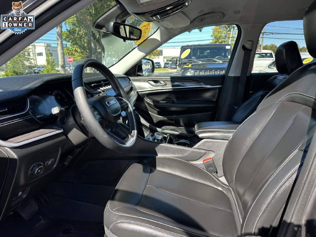 Used 2023 Jeep Grand Cherokee Limited AWD/4WD image 14