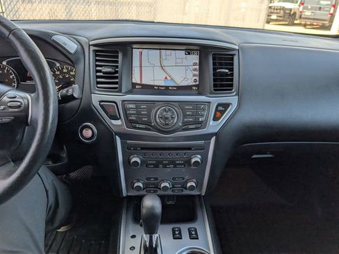 Used 2018 Nissan Pathfinder SL image 6