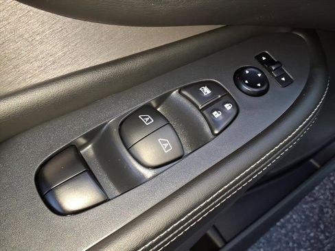 Certified 2024 Nissan Murano SV image 13