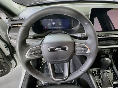 Used 2023 Jeep Compass High Altitude AWD/4WD image 11