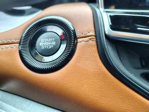 Certified 2024 Jeep Compass Limited image 30