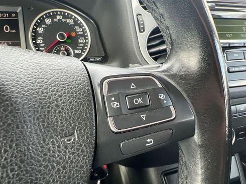 Used 2014 Volkswagen Tiguan S image 18