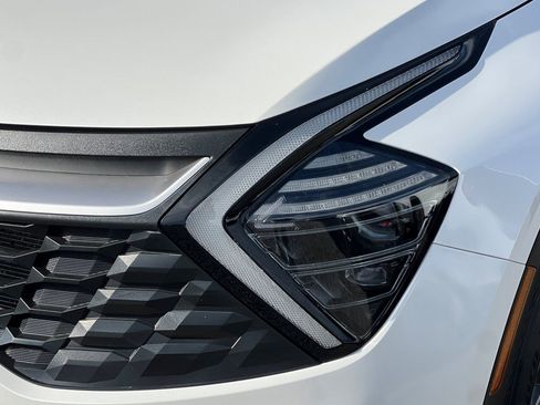 Used 2025 Kia Sportage LX image 50