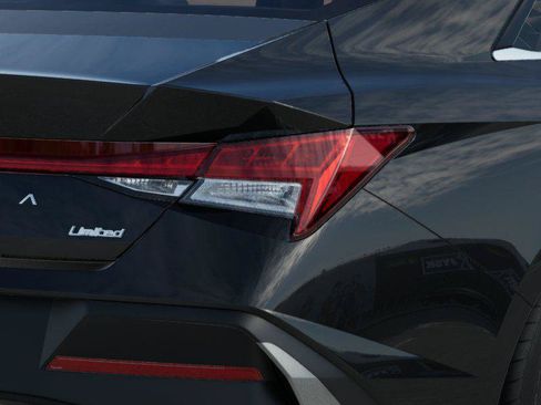 New 2026 Hyundai Elantra Limited FWD image 10