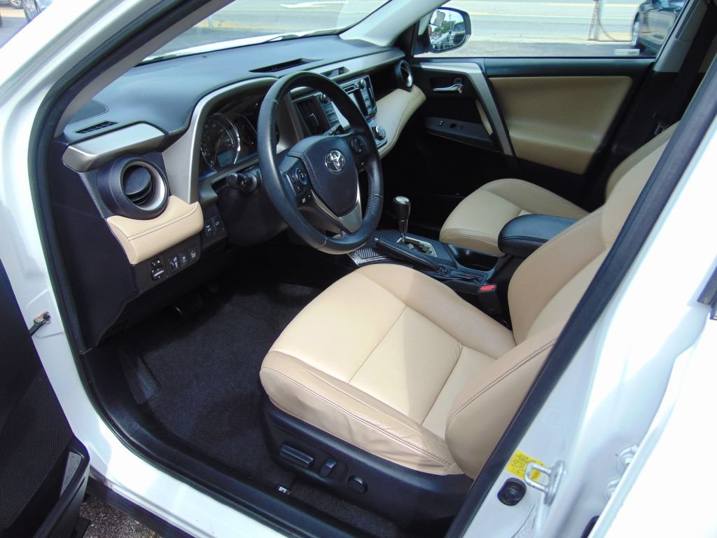 Used 2014 Toyota RAV4 Limited w/ Technology Package AWD/4WD image 2