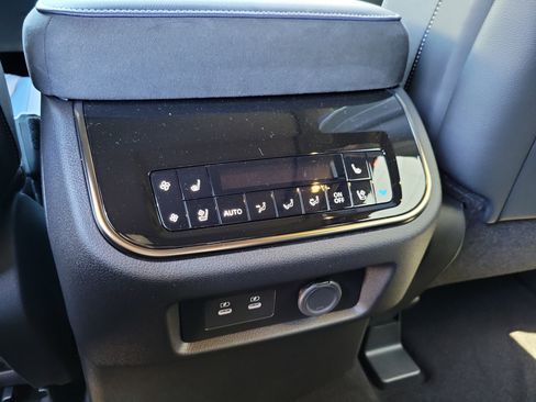 New 2026 INFINITI QX80 4WD w/ Sport Exterior Package image 15