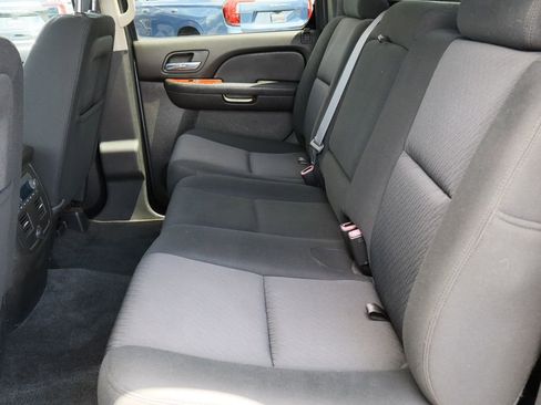 Used 2011 Chevrolet Avalanche LS image 21