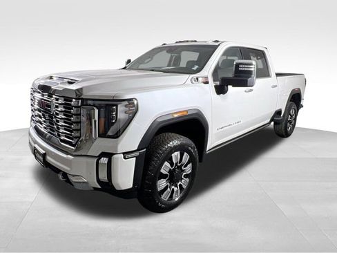 Used 2025 GMC Sierra 3500 Denali image 5