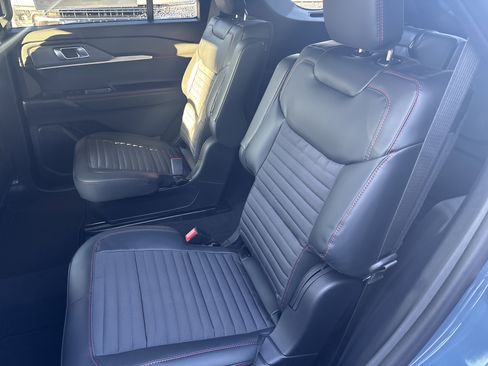 New 2026 Ford Explorer ST-Line w/ ST-Line Street Pack image 13