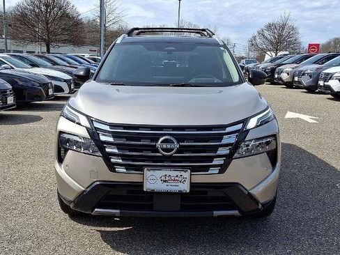 Certified 2025 Nissan Rogue Platinum w/ Platinum Premium Package image 3