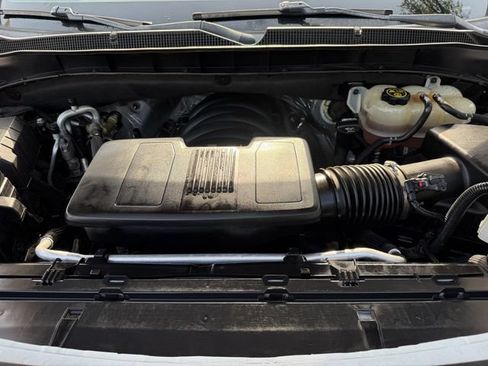 Used 2021 Chevrolet Suburban LT RWD image 36