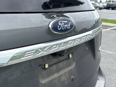 Used 2016 Ford Explorer XLT w/ Equipment Group 202A AWD/4WD image 14
