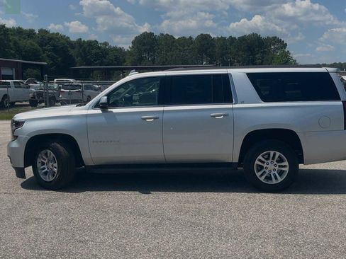 Used 2019 Chevrolet Suburban LT AWD/4WD image 4