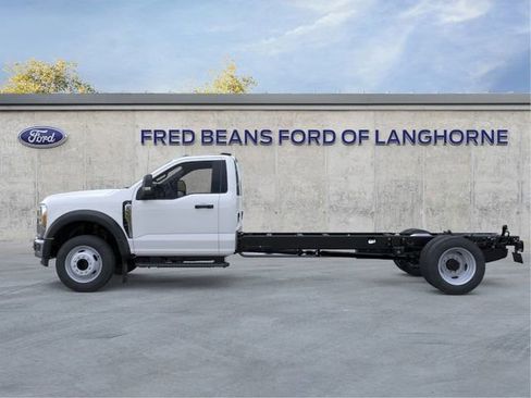 New 2025 Ford F550 2WD Regular Cab Super Duty image 4