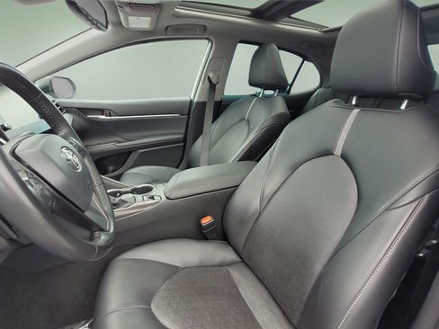 Used 2022 Toyota Camry XSE FWD image 29