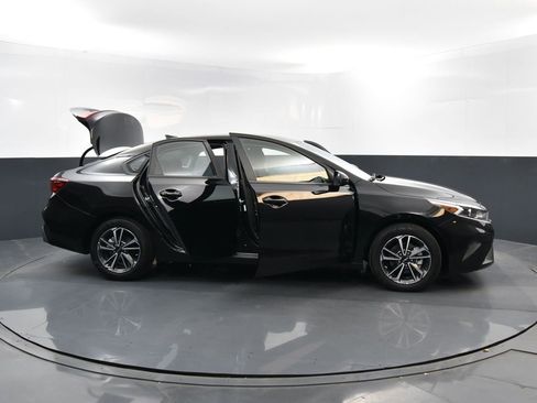 Certified 2022 Kia Forte LXS image 38