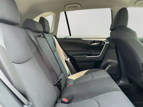 Used 2025 Toyota RAV4 XLE AWD/4WD image 13