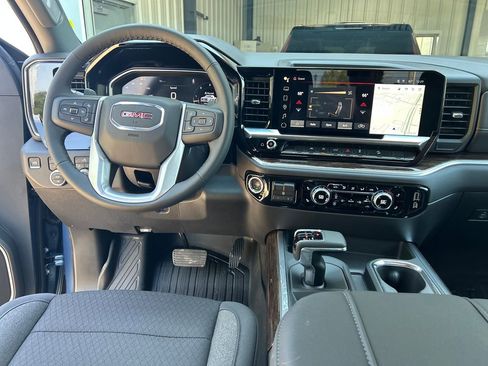 New 2026 GMC Sierra 1500 Elevation w/ LPO, Elevation Black Package AWD/4WD image 35