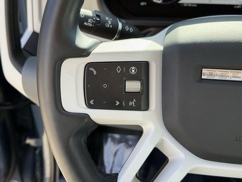 Used 2025 Land Rover Defender 110 X-Dynamic SE image 22