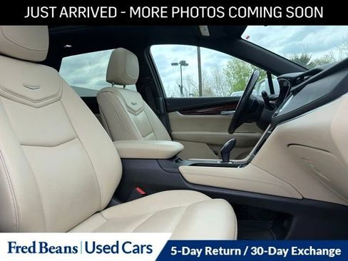 Used 2018 Cadillac XT5 Luxury w/ Driver Awareness Package AWD/4WD image 13