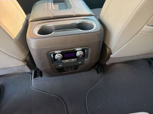 Used 2023 GMC Yukon SLT image 17