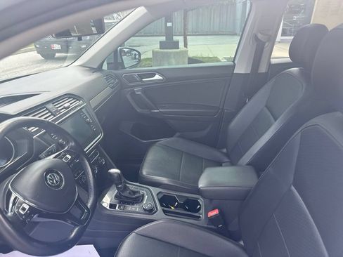 Used 2018 Volkswagen Tiguan SE w/ Panoramic Sunroof Package AWD/4WD image 30