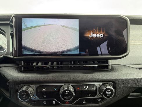 Used 2024 Jeep Wrangler Unlimited Sport AWD/4WD image 8