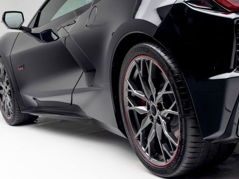 Used 2023 Chevrolet Corvette Stingray Premium Conv w/ Z51 Performance Package image 13