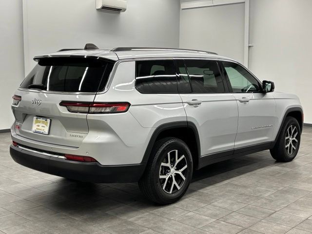 Used 2024 Jeep Grand Cherokee L Limited AWD/4WD image 2