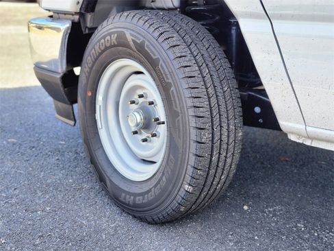 New 2026 Ford E-350 and Econoline 350 Super Duty w/ Power Equipment Group image 32