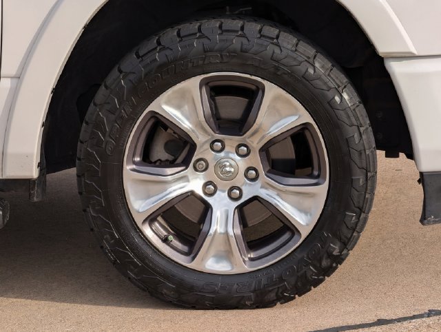 Used 2020 RAM 1500 Laramie w/ Sport Appearance Package AWD/4WD image 10
