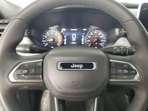 Used 2025 Jeep Compass Latitude AWD/4WD image 24