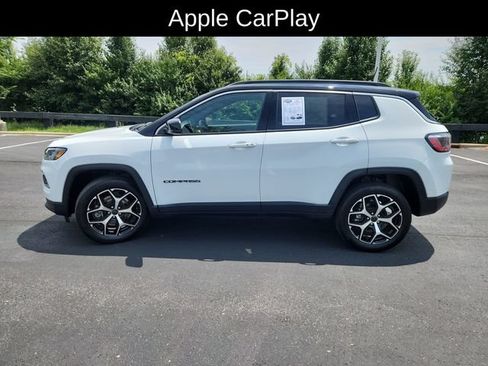 Used 2025 Jeep Compass Limited AWD/4WD image 4