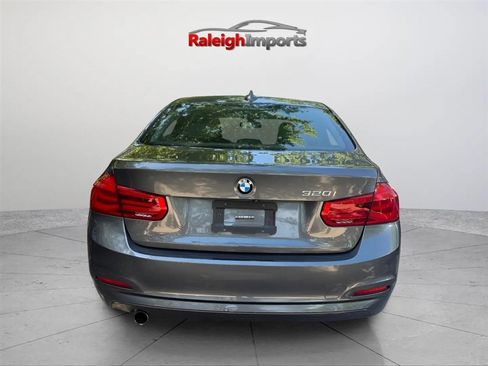 Used 2018 BMW 320i Sedan RWD image 8