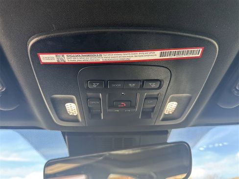 Used 2025 Toyota Camry SE image 19