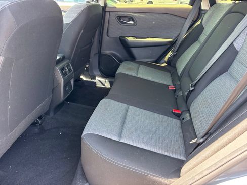 Used 2023 Nissan Rogue SV AWD/4WD image 13