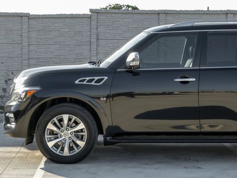 Used 2016 INFINITI QX80 4WD w/ Deluxe Technology Package image 12