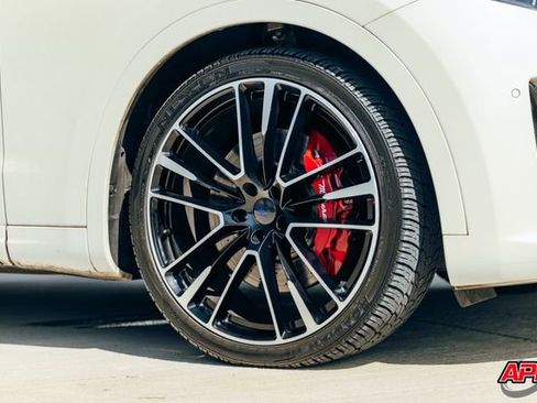 Used 2019 Maserati Levante Trofeo AWD/4WD image 70