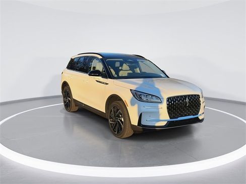 New 2026 Lincoln Corsair Reserve image 2