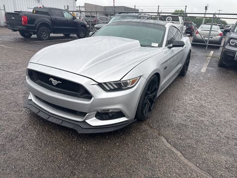 Used 2016 Ford Mustang GT RWD image 3