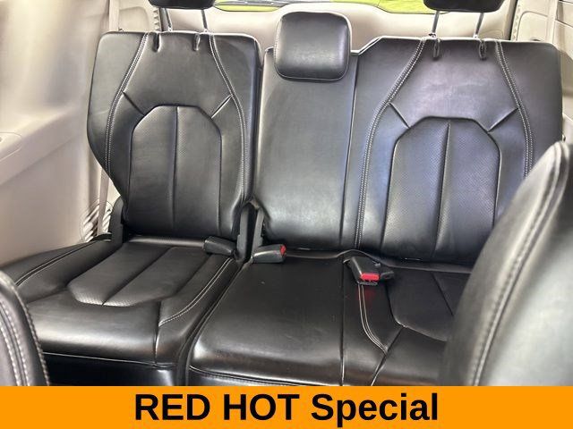 Used 2023 Chrysler Pacifica Touring-L FWD image 31