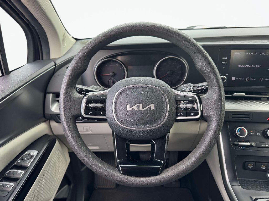 Certified 2024 Kia Carnival LX FWD image 17
