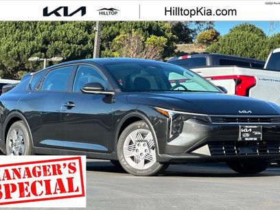 New 2025 Kia K4 LX