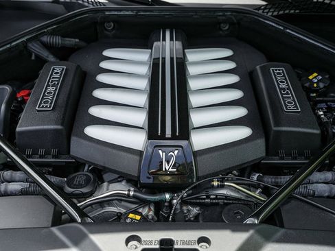 Used 2019 Rolls-Royce Dawn RWD image 22