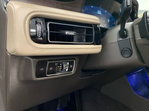 Certified 2023 Lincoln Aviator Reserve w/ Equipment Group 201A image 18